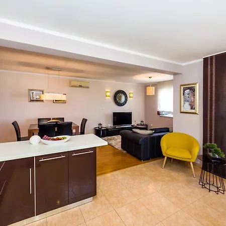Luxury Sea View Avangard Apartment